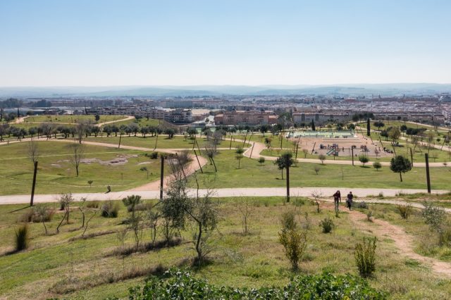 Parque municipal de la Asomadilla de Córdoba junto a Sansueña Sport Club
